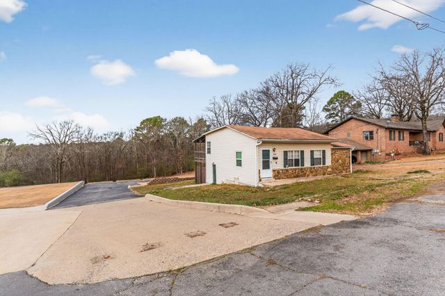 4401 West Drive, Little Rock, AR 72118