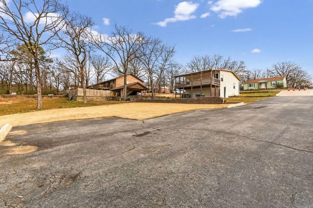 4401 West Drive, Little Rock, AR 72118