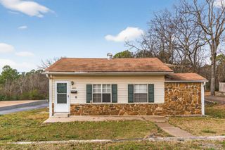 4401 West Drive, Little Rock, AR 72118