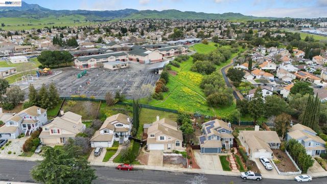 5136 5136 Grass Valley Way, Antioch, CA 94531