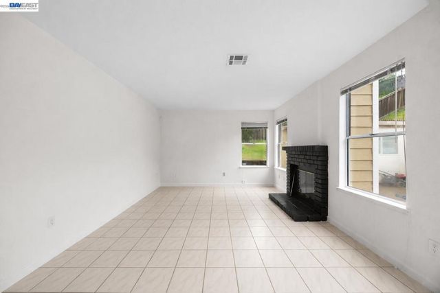 5136 5136 Grass Valley Way, Antioch, CA 94531