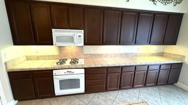 2023 Eagle Meadows Dr, Gridley, CA 95948