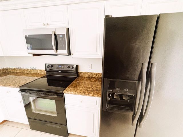 3743 NW 122nd Ter, Sunrise, FL 33323