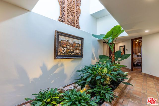 13166 Boca De Canon Lane, Los Angeles, CA 90049