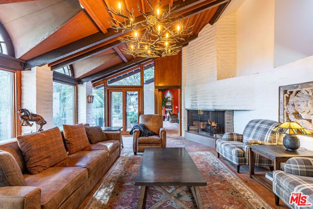 13166 Boca De Canon Lane, Los Angeles, CA 90049