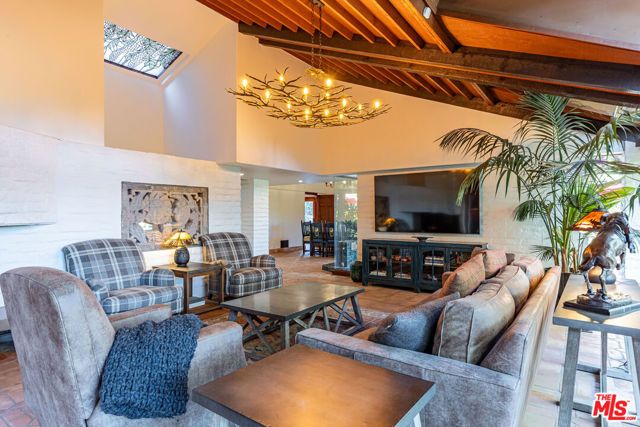 13166 Boca De Canon Lane, Los Angeles, CA 90049