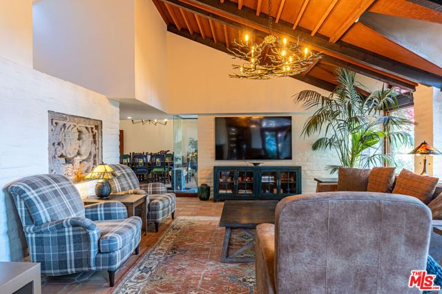 13166 Boca De Canon Lane, Los Angeles, CA 90049