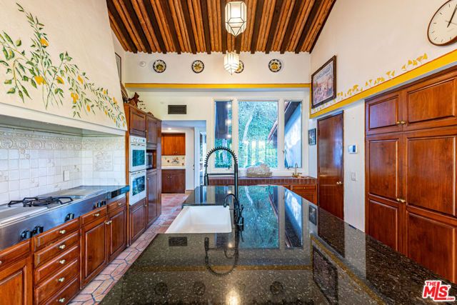 13166 Boca De Canon Lane, Los Angeles, CA 90049