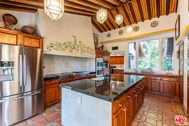 13166 Boca De Canon Lane, Los Angeles, CA 90049