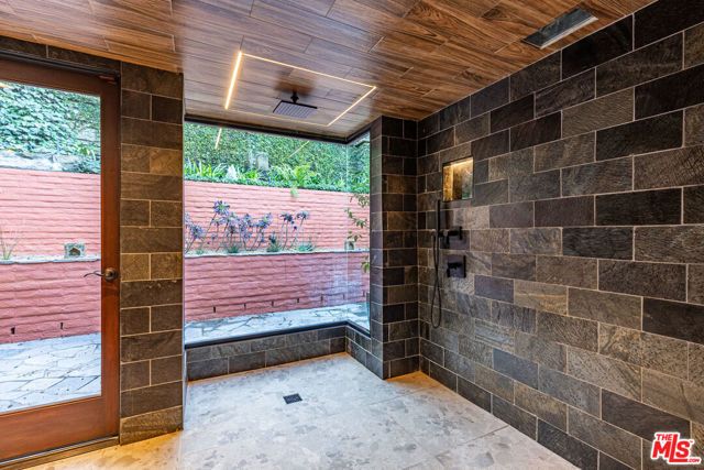 13166 Boca De Canon Lane, Los Angeles, CA 90049