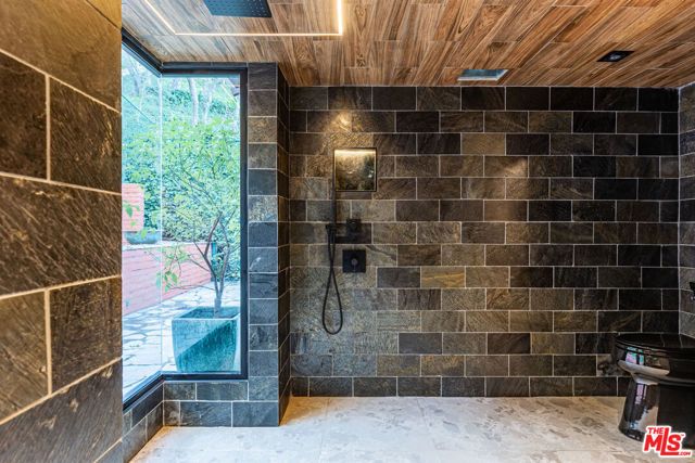 13166 Boca De Canon Lane, Los Angeles, CA 90049