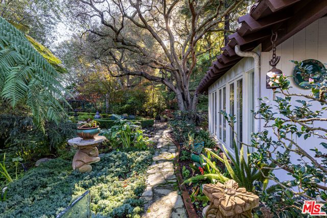 13166 Boca De Canon Lane, Los Angeles, CA 90049