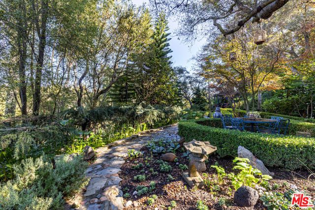 13166 Boca De Canon Lane, Los Angeles, CA 90049