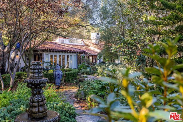 13166 Boca De Canon Lane, Los Angeles, CA 90049