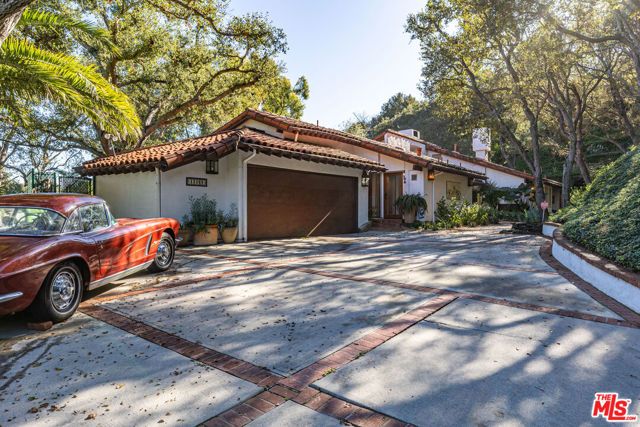 13166 Boca De Canon Lane, Los Angeles, CA 90049