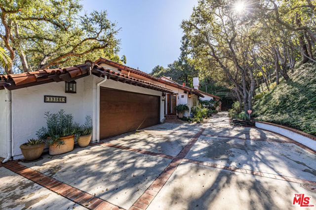 13166 Boca De Canon Lane, Los Angeles, CA 90049