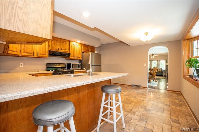 400 Collins Avenue, West Seneca, NY 14224