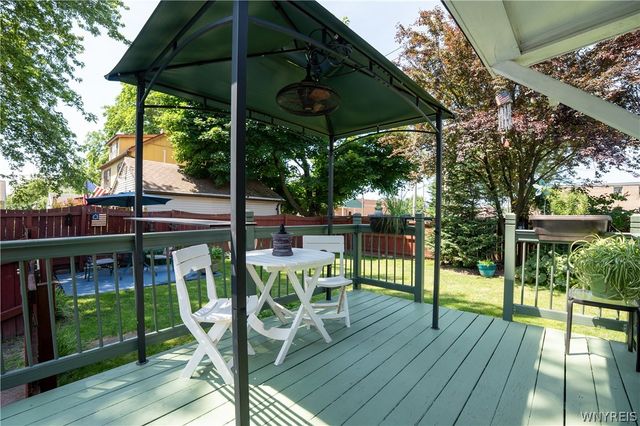 400 Collins Avenue, West Seneca, NY 14224