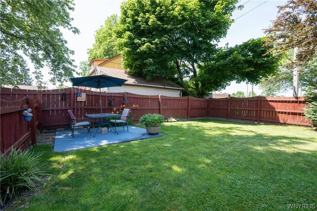 400 Collins Avenue, West Seneca, NY 14224