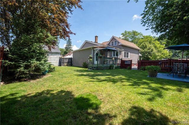 400 Collins Avenue, West Seneca, NY 14224