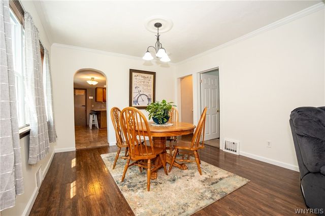 400 Collins Avenue, West Seneca, NY 14224