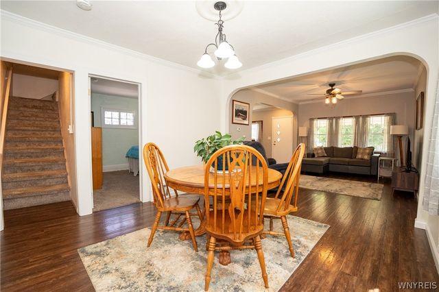 400 Collins Avenue, West Seneca, NY 14224