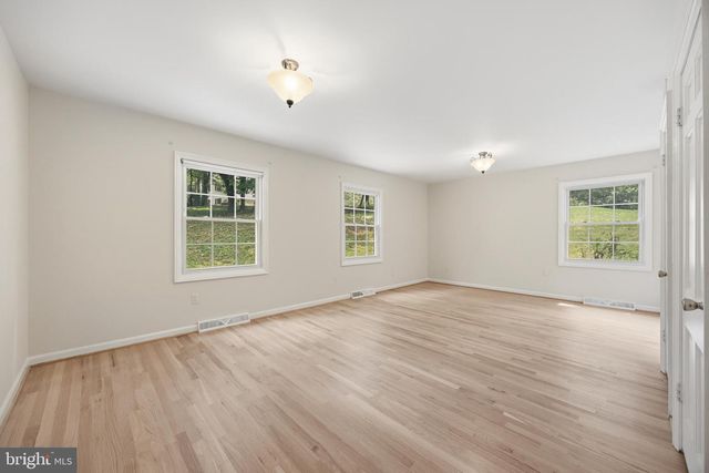 6250 SLEEPY HOLLOW RD, La Plata, MD 20646