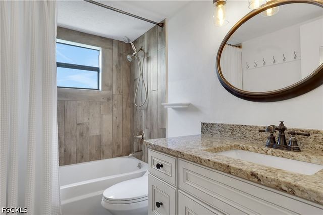4634 SW Santa Barbara PL 101, Cape Coral, FL 33914
