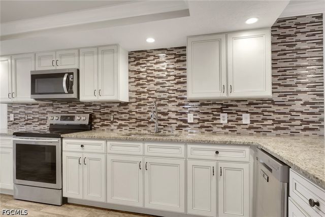 4634 SW Santa Barbara PL 101, Cape Coral, FL 33914