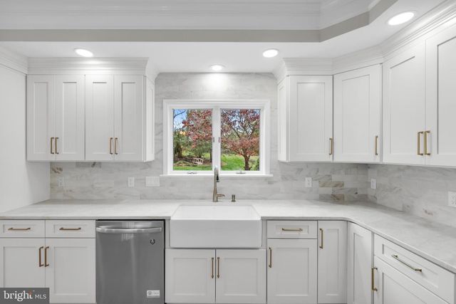 3685 MANOR RD, Bethlehem, PA 18020