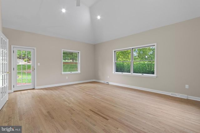 3685 MANOR RD, Bethlehem, PA 18020