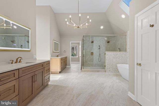 3685 MANOR RD, Bethlehem, PA 18020