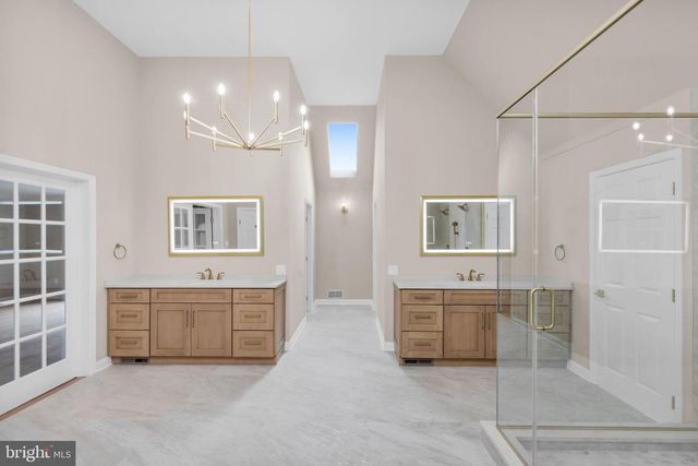 3685 MANOR RD, Bethlehem, PA 18020