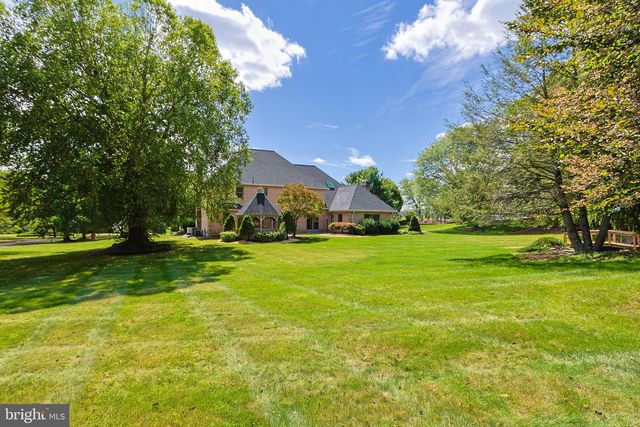 3685 MANOR RD, Bethlehem, PA 18020
