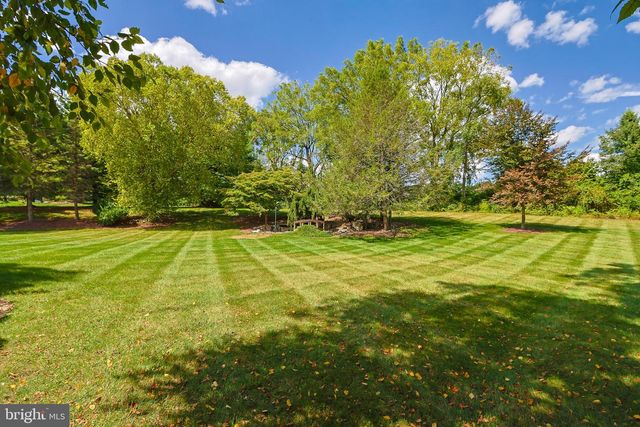 3685 MANOR RD, Bethlehem, PA 18020