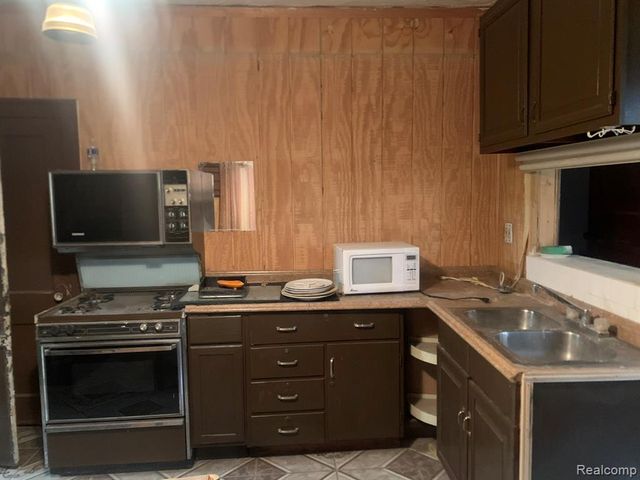 4027 Oliver Street, Detroit, MI 48211