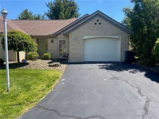810 Southwestern Run 23, Poland, OH 44514