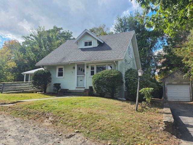 25 Barrett Ave, Worcester, MA 01605