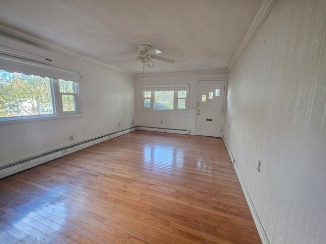 25 Barrett Ave, Worcester, MA 01605