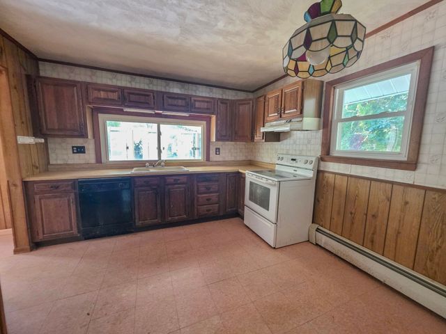 25 Barrett Ave, Worcester, MA 01605