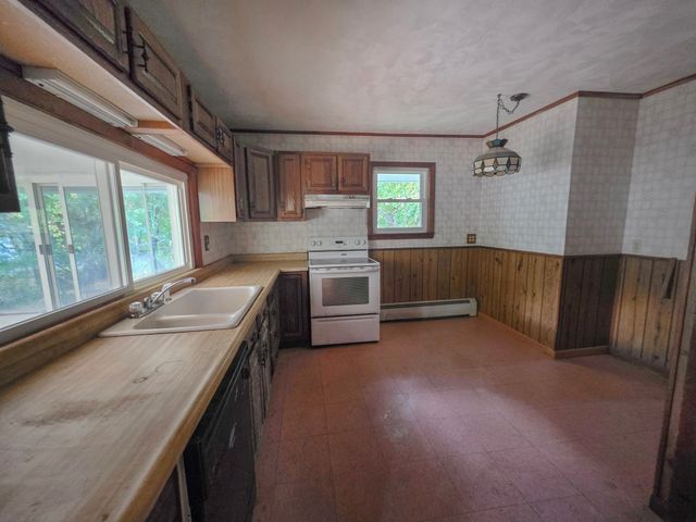 25 Barrett Ave, Worcester, MA 01605