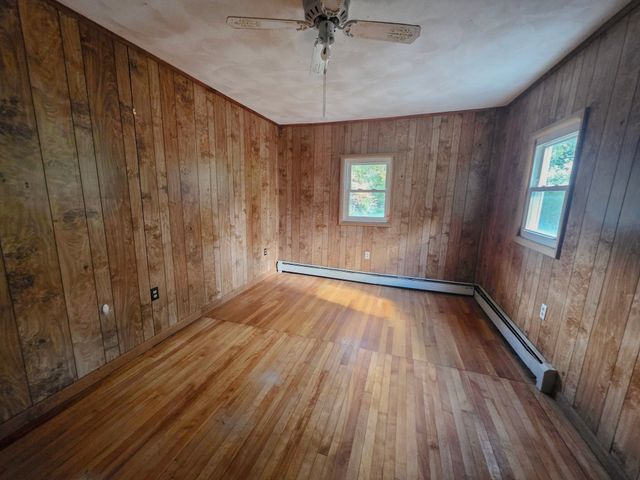 25 Barrett Ave, Worcester, MA 01605