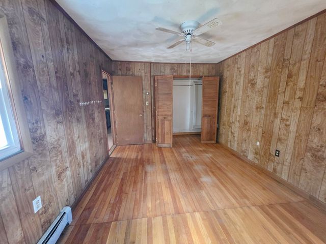 25 Barrett Ave, Worcester, MA 01605