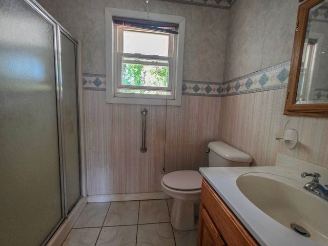 25 Barrett Ave, Worcester, MA 01605