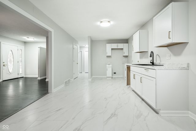 7527 E Raymond Street, Indianapolis, IN 46239