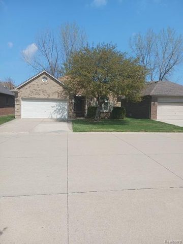 21767 Sunset Drive 25, Macomb, MI 48044