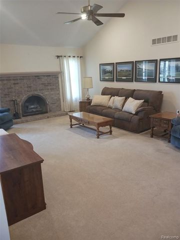 21767 Sunset Drive 25, Macomb, MI 48044