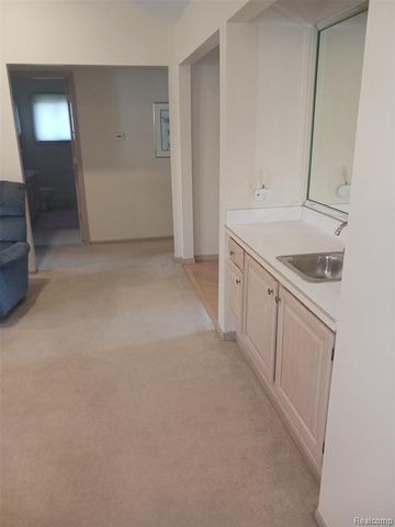 21767 Sunset Drive 25, Macomb, MI 48044