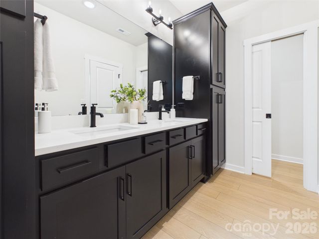 2641 Ravencroft Drive 2B, Charlotte, NC 28208