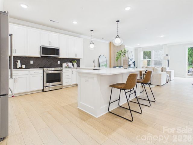 2641 Ravencroft Drive 2B, Charlotte, NC 28208